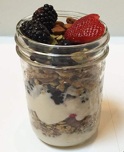 Mason Jar Oatmeal & Fruit Parfait