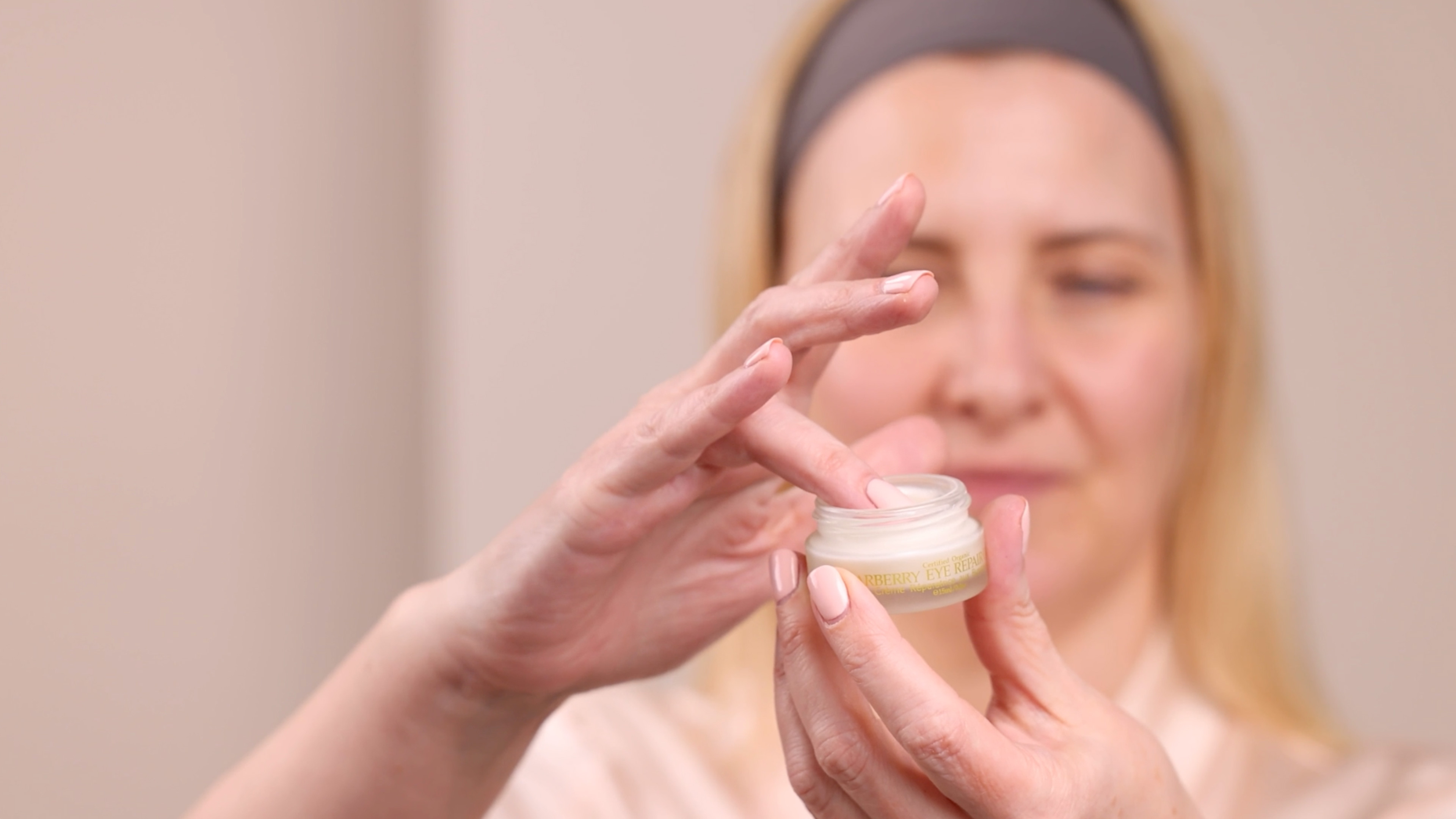 Bearberry Eye Repair Cream image named null