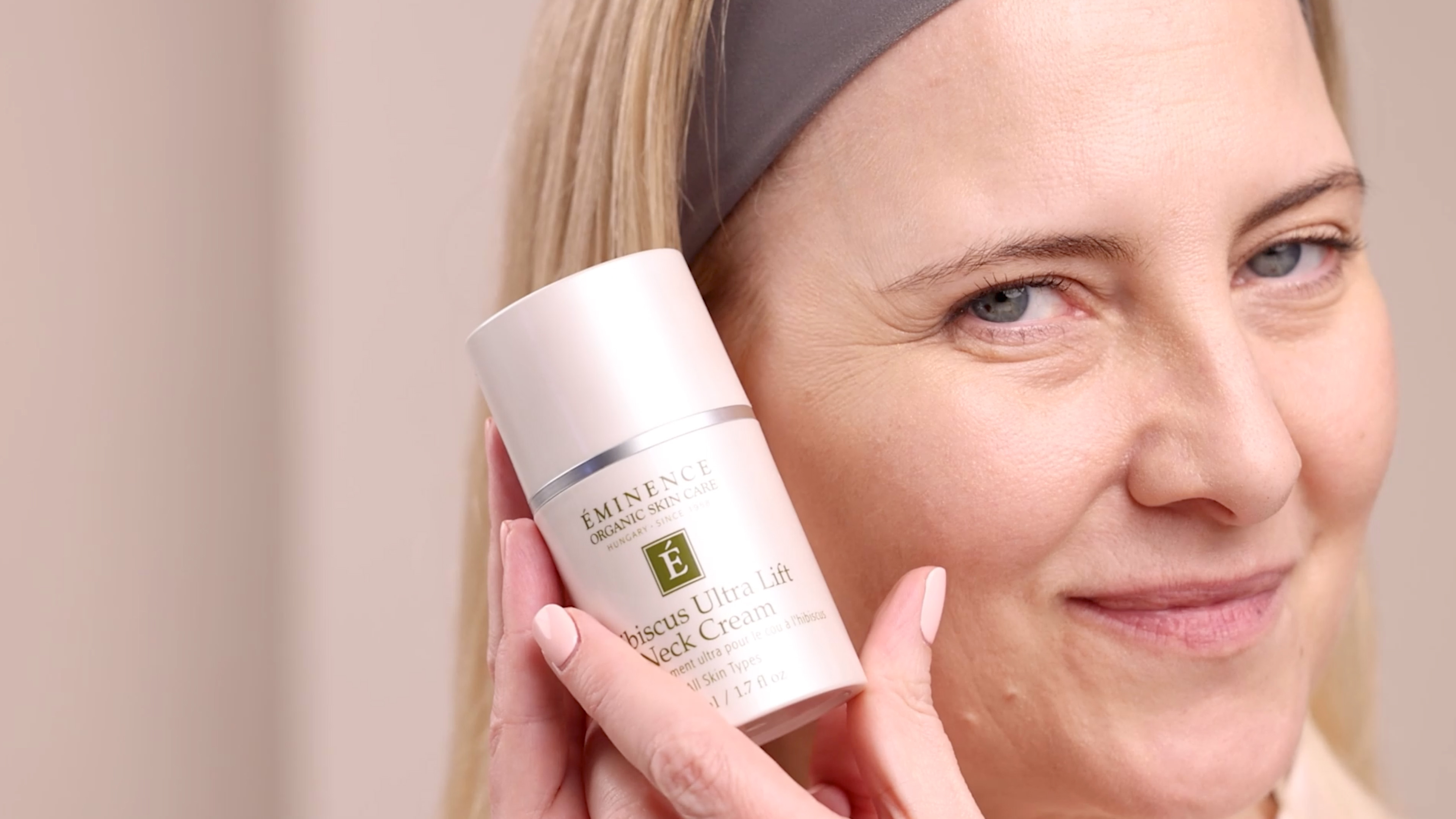 Hibiscus Ultra Lift Neck Cream image named null